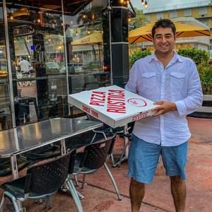 Meet your Posher, Maxi